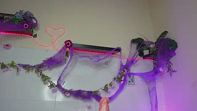 Snapshot of bri_cullen chatting on November 6, 2025, 2:04 am bri cullen online show from November 6, 2025, 2:04 am