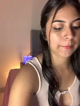 Snapshot of Julii- chatting on February 24, 2025, 4:15 pm Julii- online show from February 24, 2025, 4:15 pm