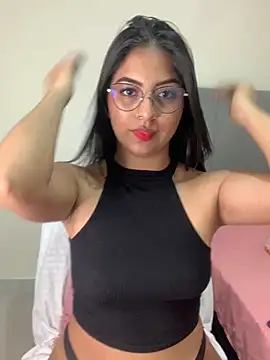 Snapshot of Julii- chatting on January 16, 2025, 11:48 pm Julii- online show from January 16, 2025, 11:48 pm