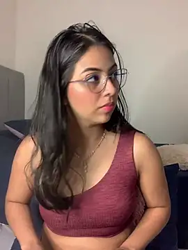 Snapshot of Julii- chatting on January 5, 2025, 7:39 pm Julii- online show from January 5, 2025, 7:39 pm