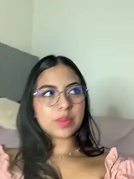 Snapshot of Julii- chatting on January 12, 2025, 12:28 am Julii- online show from January 12, 2025, 12:28 am