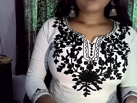 Snapshot of SIYA_MAVI chatting on November 15, 2025, 4:05 am SIYA MAVI online show from November 15, 2025, 4:05 am