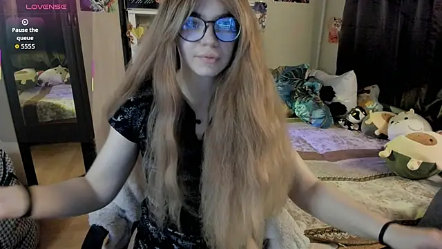 Snapshot of alexiamaleax chatting on April 6, 2026, 2:07 am alexiamaleax online show from April 6, 2026, 2:07 am