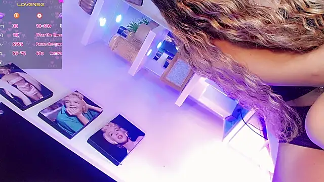 Diva Smith02 online show from March 11, 2026, 11:37 am