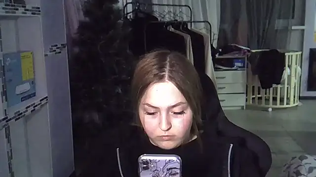 Emilie Kitty online show from January 5, 2025, 3:55 pm