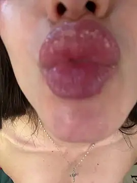 Snapshot of Maddy_Jones chatting on March 3, 2025, 4:15 pm Maddy Jones online show from March 3, 2025, 4:15 pm