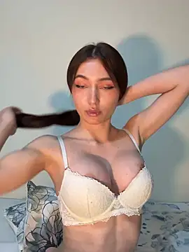 Snapshot of Maddy_Jones chatting on March 20, 2025, 8:19 pm Maddy Jones online show from March 20, 2025, 8:19 pm