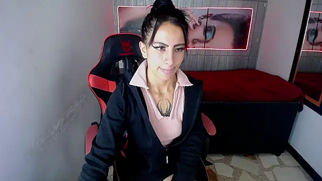 Snapshot of Anniee_x chatting on December 20, 2025, 1:14 pm Anniee x online show from December 20, 2025, 1:14 pm