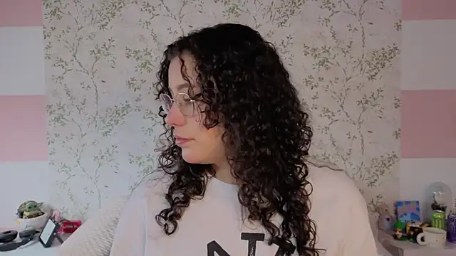 Charlotte  Miller online show from April 5, 2026, 12:23 pm