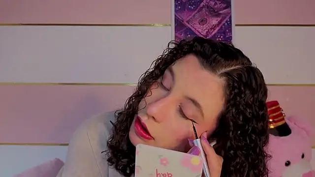 Charlotte  Miller online show from January 17, 2026, 11:47 am