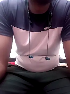 Snapshot of akshaybaroda chatting on November 29, 2025, 7:03 pm akshaybaroda online show from November 29, 2025, 7:03 pm