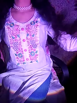 Snapshot of Angelnirvanaa chatting on November 6, 2025, 2:32 pm Angelnirvanaa online show from November 6, 2025, 2:32 pm