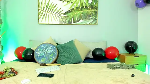 Snapshot of iriis_rosse chatting on October 31, 2025, 1:41 pm iriis rosse online show from October 31, 2025, 1:41 pm