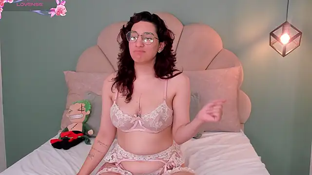 Snapshot of victoria_camm chatting on November 29, 2025, 12:33 am victoria camm online show from November 29, 2025, 12:33 am