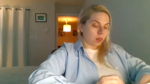 HappyIva online show from November 14, 2025, 6:06 am