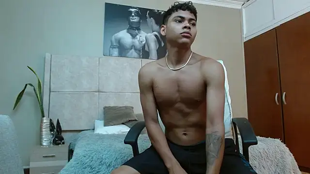 adam piarse01 online show from September 10, 2025, 12:09 am