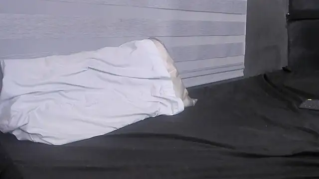 adam piarse01 online show from March 12, 2025, 9:02 am