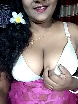 YERY HOT online show from November 7, 2025, 5:50 pm