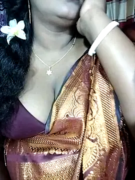 YERY HOT online show from October 31, 2025, 6:37 pm