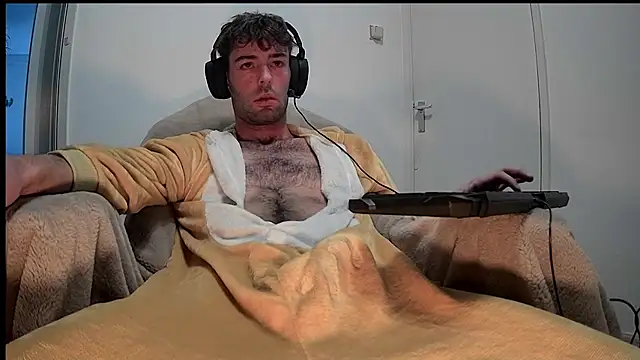 onesieboyx online show from January 14, 2025, 12:14 pm