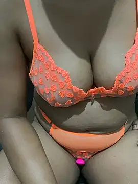 Mariaapimentinha online show from April 4, 2026, 10:11 am