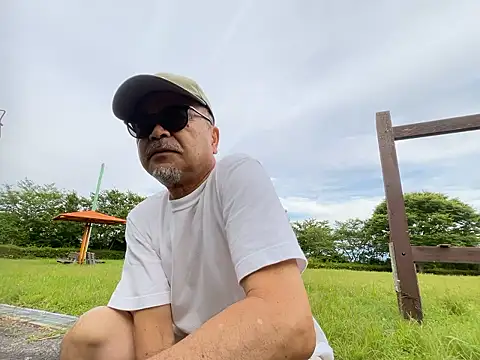 Snapshot of Ryo-j chatting on June 13, 2026, 8:23 am Ryo-j online show from June 13, 2026, 8:23 am