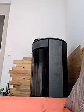 Snapshot of coquin5995 chatting on February 17, 2026, 8:00 am coquin5995 online show from February 17, 2026, 8:00 am