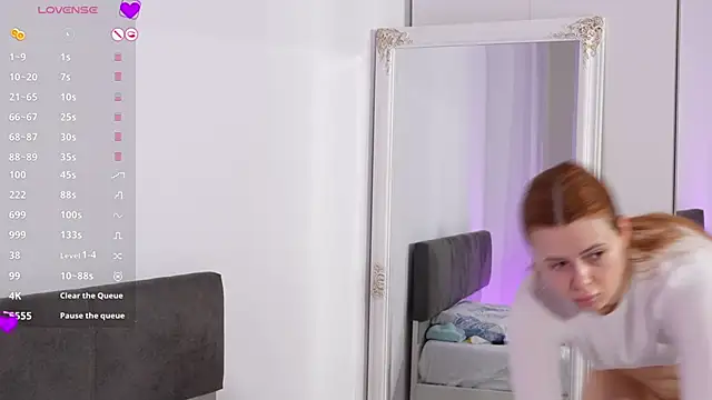 uhlala   online show from April 1, 2026, 3:52 am