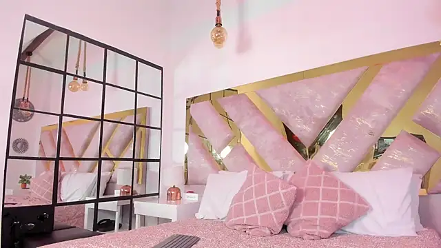 nayara macherano online show from November 22, 2025, 10:41 pm