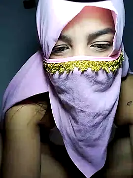 lucianamorales online show from March 2, 2025, 3:45 am