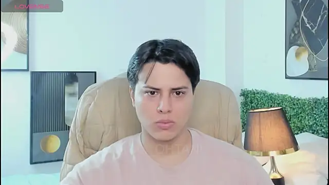 Snapshot of Thom_Ohtani chatting on May 19, 2026, 8:38 pm Thom Ohtani online show from May 19, 2026, 8:38 pm