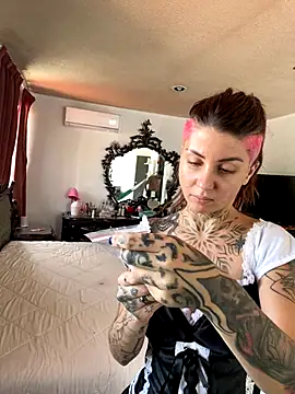 Izy cute  online show from November 15, 2025, 7:07 pm