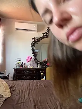 Izy cute  online show from September 12, 2025, 7:35 pm