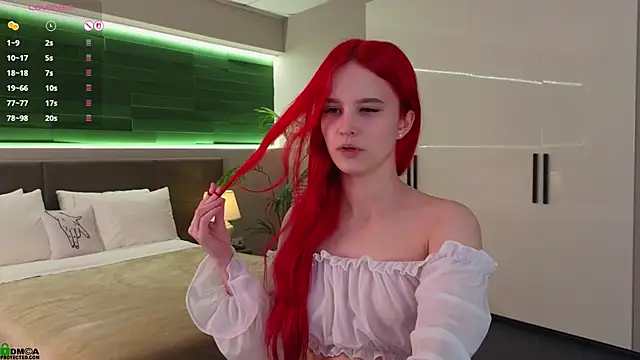 Rina Red online show from November 7, 2025, 1:43 am