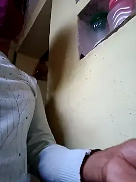 Snapshot of Pooja_cut chatting on November 3, 2025, 9:24 am Pooja cut online show from November 3, 2025, 9:24 am