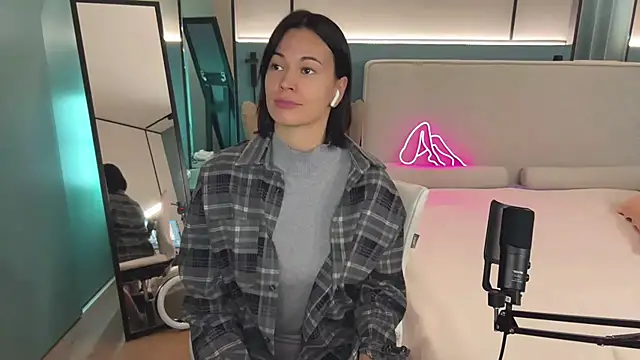 milakuni online show from February 26, 2025, 6:15 pm