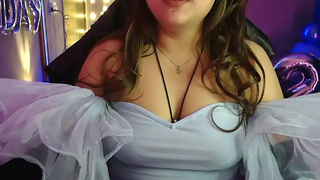 Snapshot of Mitikaa chatting on January 13, 2026, 2:10 pm Mitikaa online show from January 13, 2026, 2:10 pm