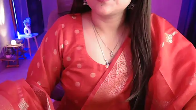 Snapshot of Mitikaa chatting on November 8, 2025, 2:20 pm Mitikaa online show from November 8, 2025, 2:20 pm