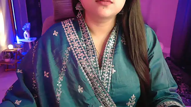 Snapshot of Mitikaa chatting on December 19, 2025, 2:08 pm Mitikaa online show from December 19, 2025, 2:08 pm