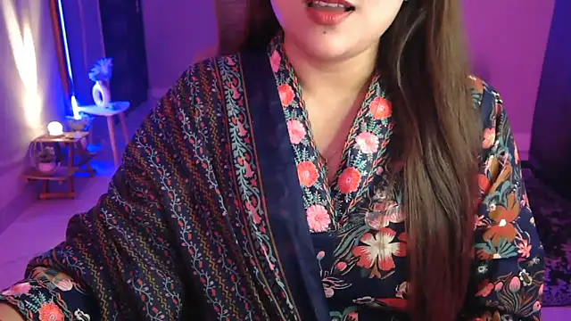 Snapshot of Mitikaa chatting on December 22, 2025, 2:39 pm Mitikaa online show from December 22, 2025, 2:39 pm