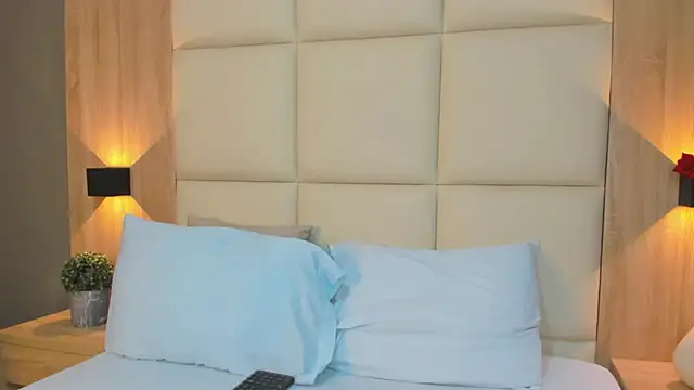 Snapshot of antonella_cutie_ chatting on November 14, 2025, 11:25 am antonella cutie online show from November 14, 2025, 11:25 am