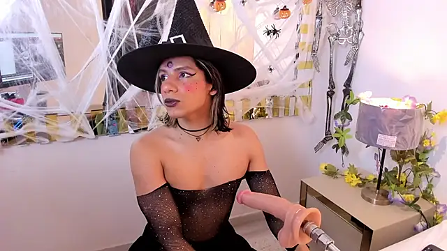 TylerBloom online show from October 31, 2025, 2:02 pm