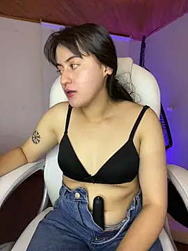 Snapshot of Camila_pinkk chatting on November 4, 2025, 4:44 pm Camila pinkk online show from November 4, 2025, 4:44 pm