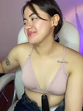 Camila pinkk online show from May 23, 2026, 3:33 pm
