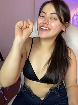 Camila pinkk online show from May 25, 2026, 1:21 pm