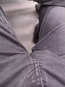 Snapshot of engineer_1980 chatting on April 15, 2026, 12:53 pm engineer 1980 online show from April 15, 2026, 12:53 pm