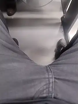 Snapshot of engineer_1980 chatting on April 1, 2026, 12:17 pm engineer 1980 online show from April 1, 2026, 12:17 pm