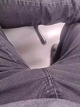 Snapshot of engineer_1980 chatting on April 10, 2026, 1:40 pm engineer 1980 online show from April 10, 2026, 1:40 pm