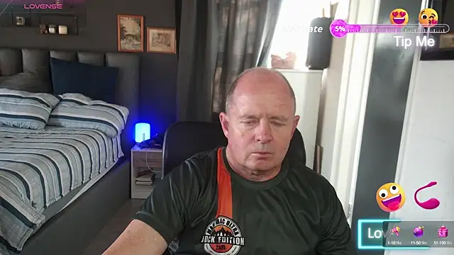 Snapshot of boeslaboes1 chatting on September 21, 2025, 5:45 am boeslaboes1 online show from September 21, 2025, 5:45 am