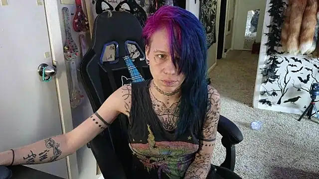 trashbrat online show from December 19, 2025, 2:08 pm